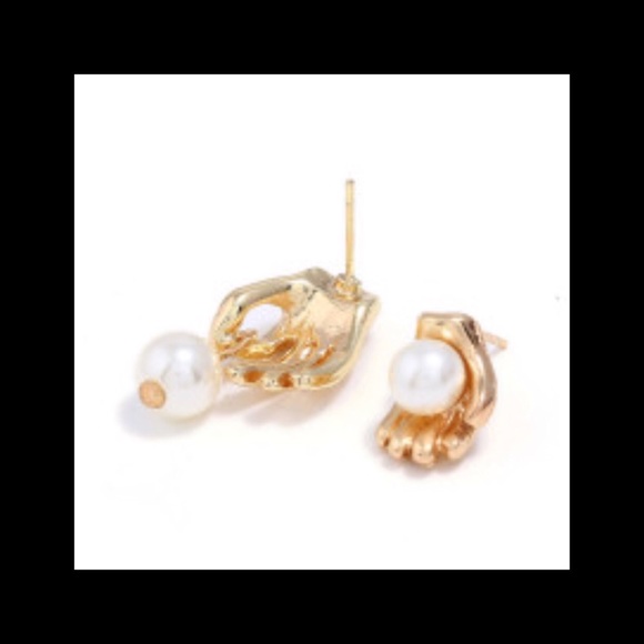 Pearl Palm Earrings - Picture 3 of 3